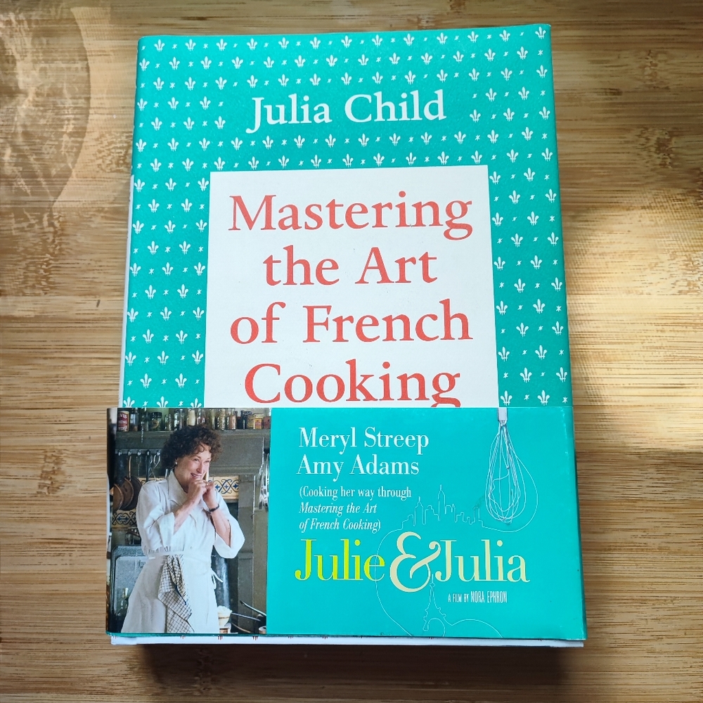 Julia Child Mastering The Art of French Cooking Cook Book Dust Jacket 2009 NEW